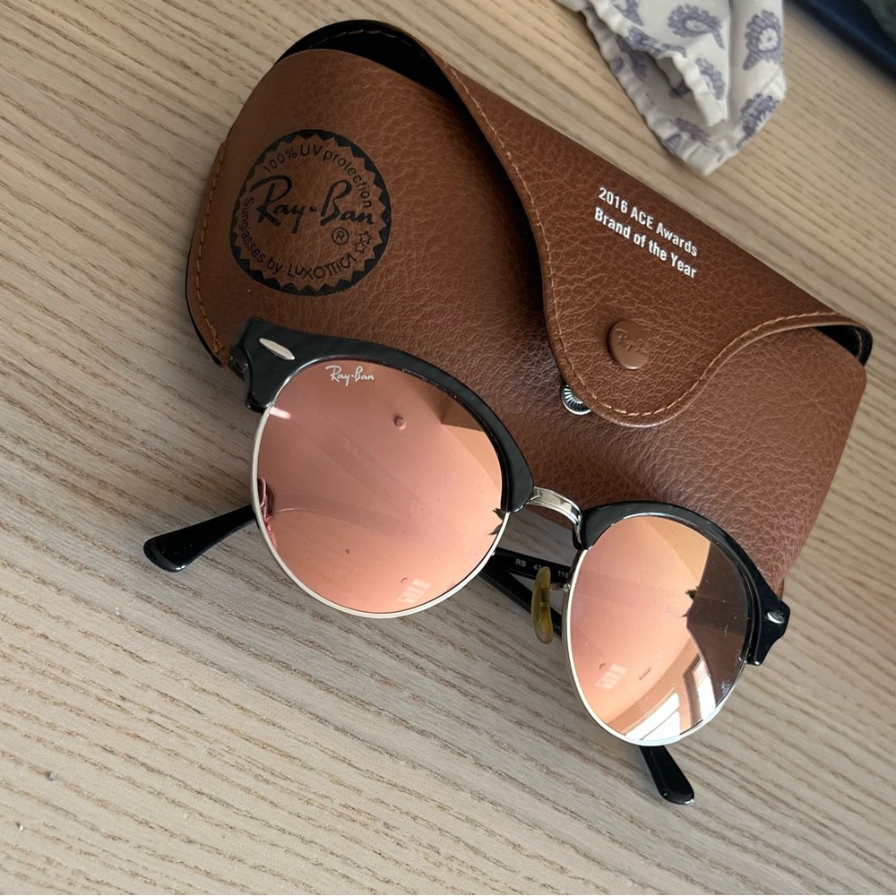 Ray-Ban Round Sunglasses with Brown Case